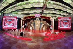ȫ��Ψһ�����ɡ����ⱳ������ïHello Kitty�Ϻ�̲ʱ��֮����ʽ��ҵ