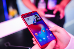 ����ɫ���+��ǿ���� Galaxy A6s�����˱ر�